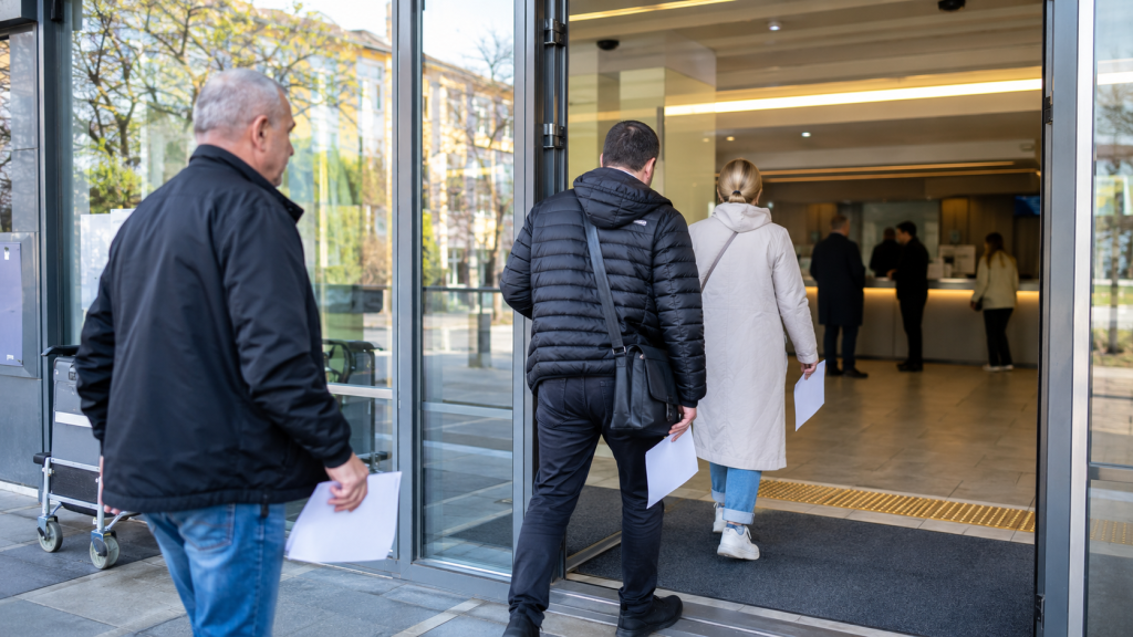 ЦНАП Одеса адреса графік — відвідувачі в центрі надання послуг